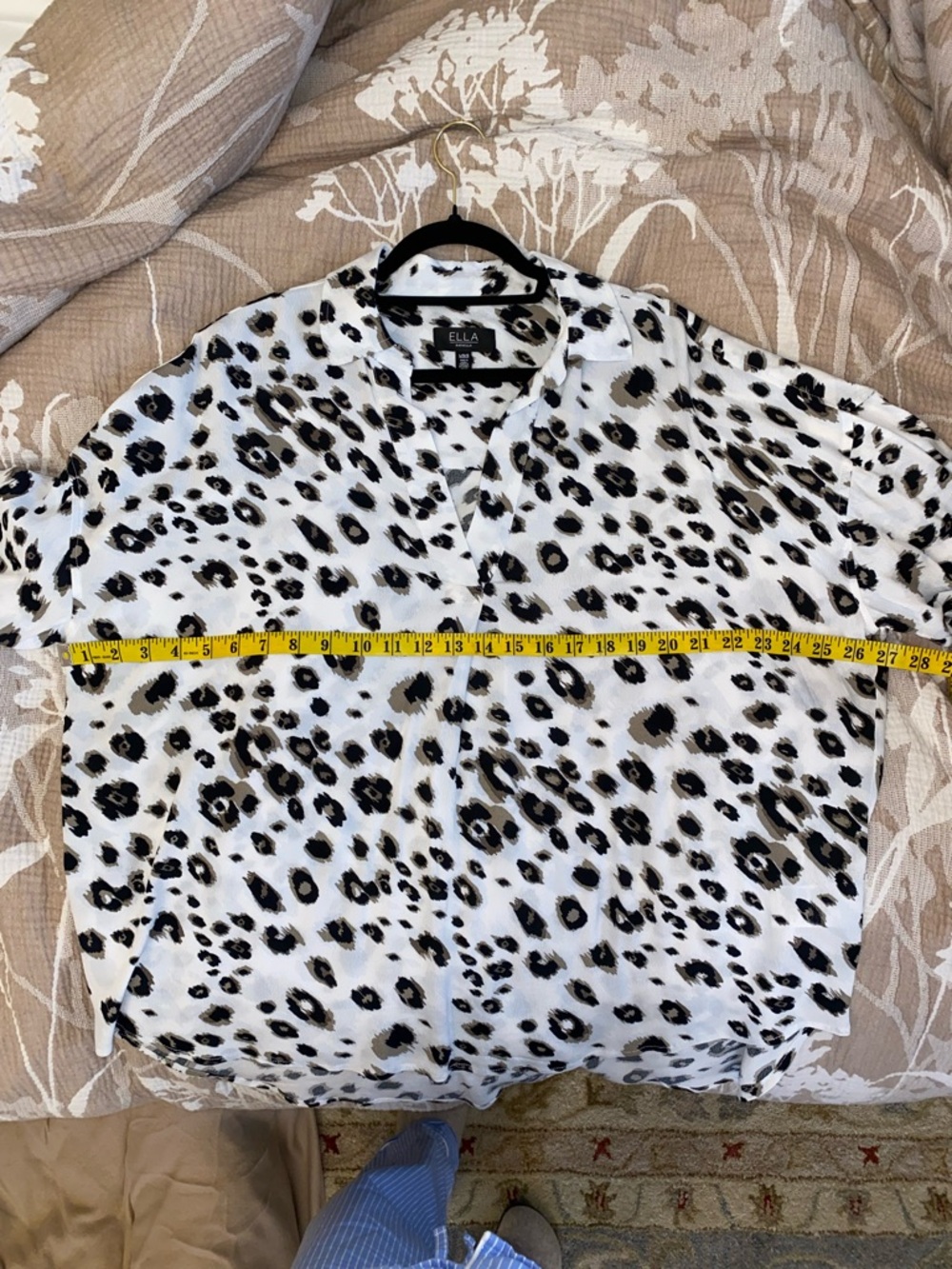 Ella White Leopard Print Long Sleeve Pullover Blouse - Picture 8 of 9